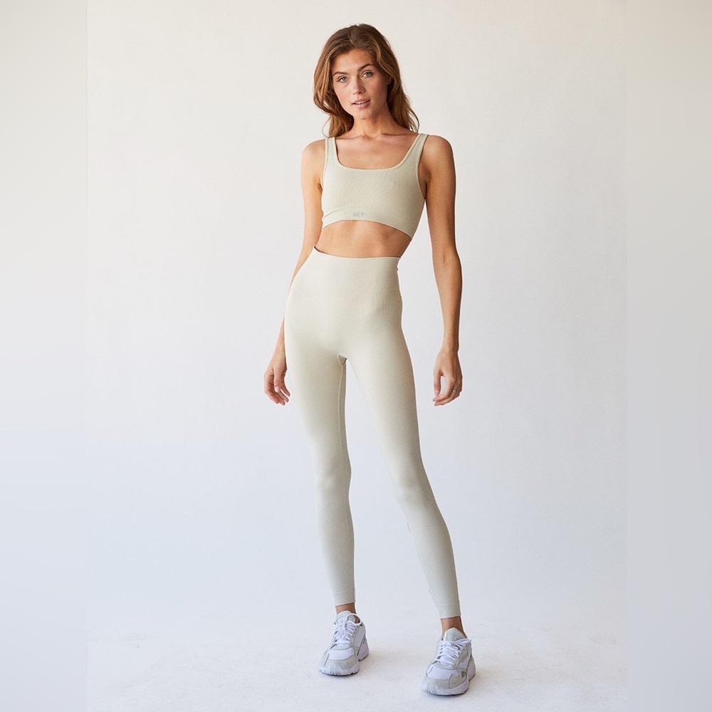 Set Active 2pc Set in Oat Milk | Size M